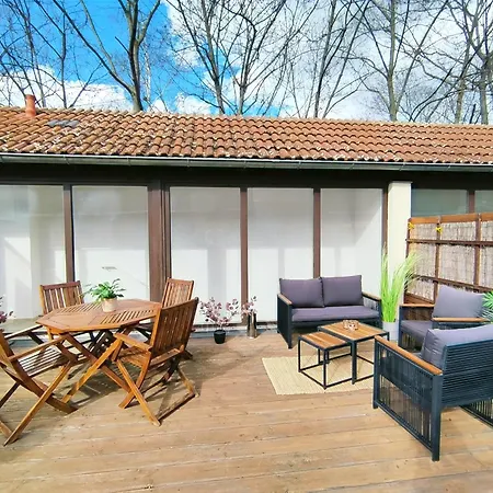 Design-apartmenthaus Fuer Bis Zu 12, Modern, Dachterrasse, Grill, Ruhige Lage, Plus, Wii, Lan Und Wlan Lägenhet