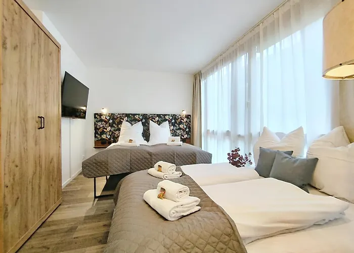 Design-apartmenthaus Fuer Bis Zu 12, Modern, Dachterrasse, Grill, Ruhige Lage, Plus, Wii, Lan Und Wlan Appartement *