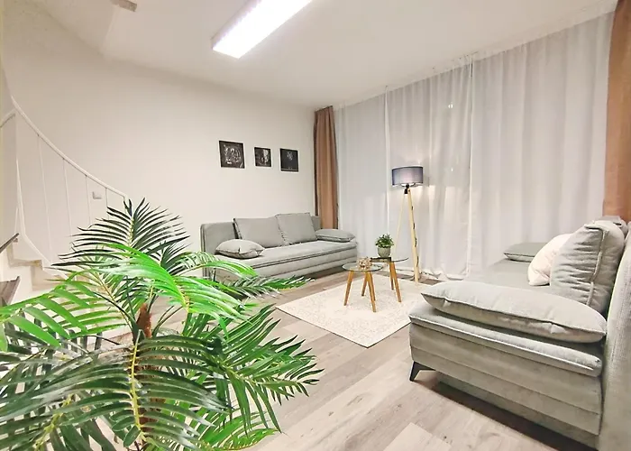 Appartement Design-apartmenthaus Fuer Bis Zu 12, Modern, Dachterrasse, Grill, Ruhige Lage, Plus, Wii, Lan Und Wlan *