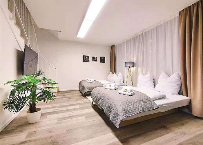 Design-apartmenthaus Fuer Bis Zu 12, Modern, Dachterrasse, Grill, Ruhige Lage, Plus, Wii, Lan Und Wlan *