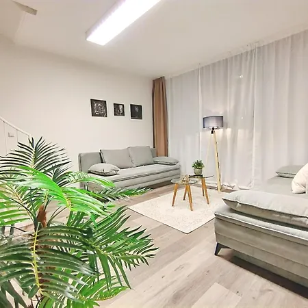 Apartamento Design-apartmenthaus Fuer Bis Zu 12, Modern, Dachterrasse, Grill, Ruhige Lage, Smarttvs, Wii,wlan *