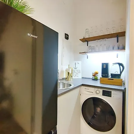 Design-apartmenthaus Fuer Bis Zu 12, Modern, Dachterrasse, Grill, Ruhige Lage, Plus, Wii, Lan Und Wlan Daire *
