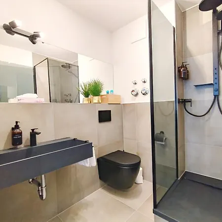 Design-apartmenthaus Fuer Bis Zu 12, Modern, Dachterrasse, Grill, Ruhige Lage, Smarttvs, Wii,wlan Nuremberga